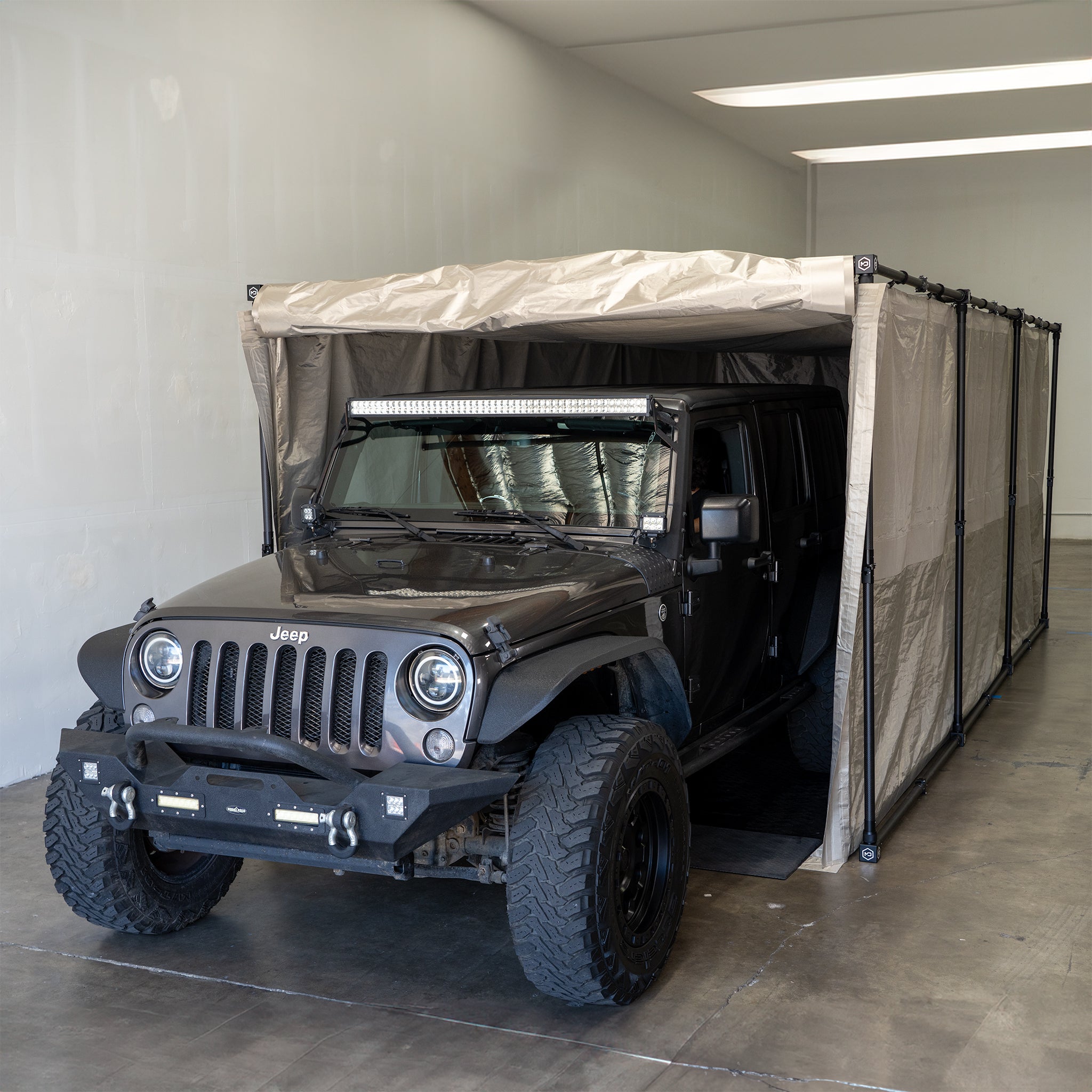 CYPHERCYLENT EMP Faraday vehicle cover — Jeep interior view